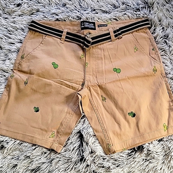 Cactus Short 🌵 - Picture 2 of 8